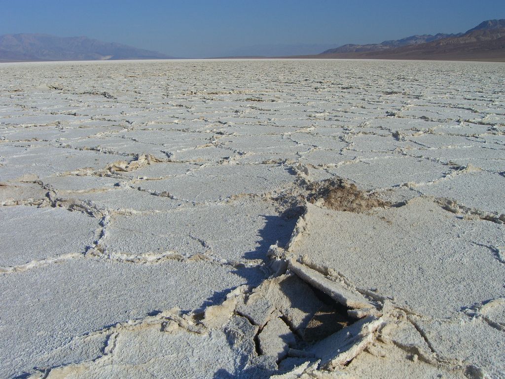 Several salt panels here have tilted upward and broken off into pieces: