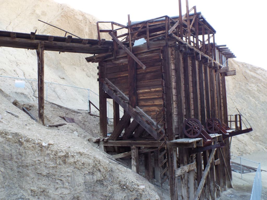 From 1953 to 1955, colemanite was recovered here and used to form a boron-based fire retardant that the U.S. Forest Service used to fight forest fires: