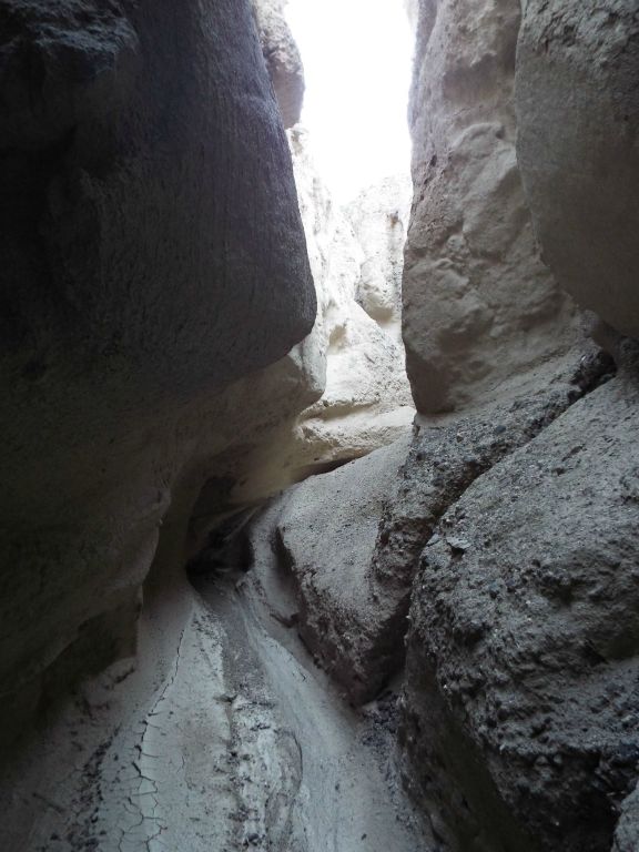 Light once again has difficulty filtering into the slot narrows: