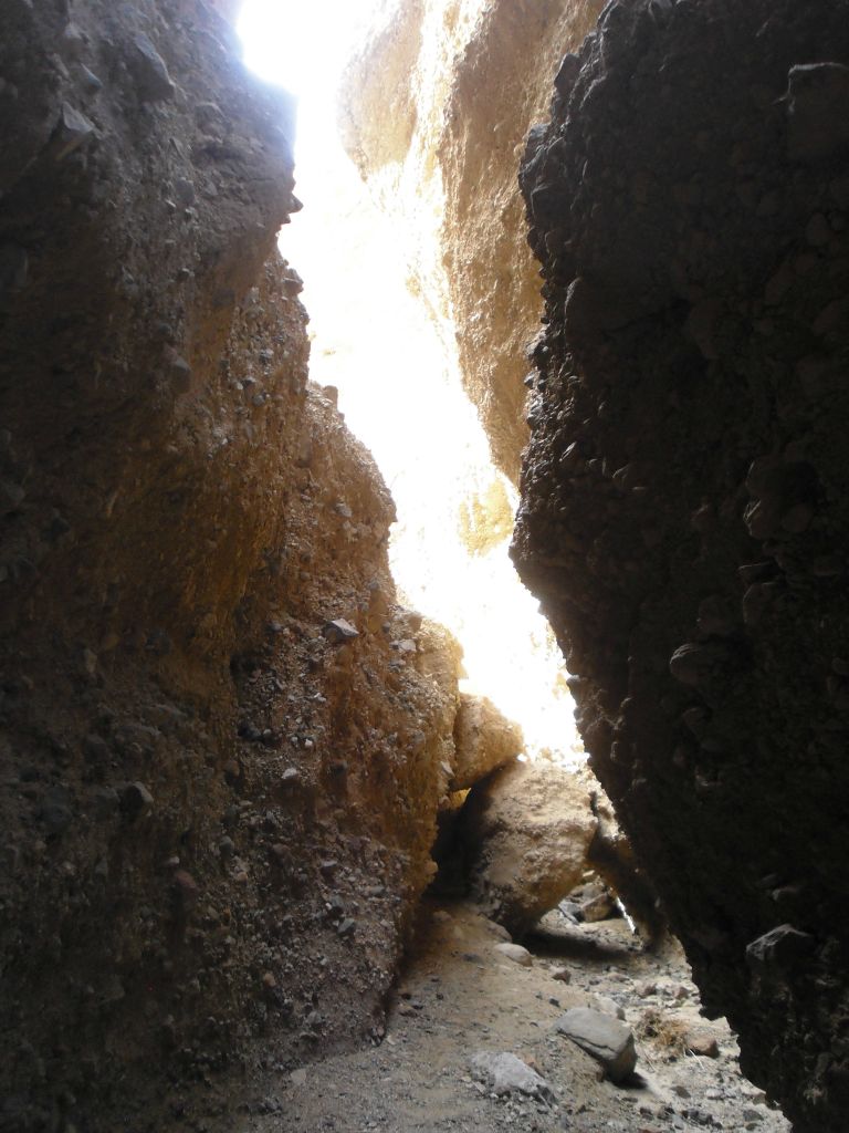 The walls grew in height toward the end of the 1st side canyon: