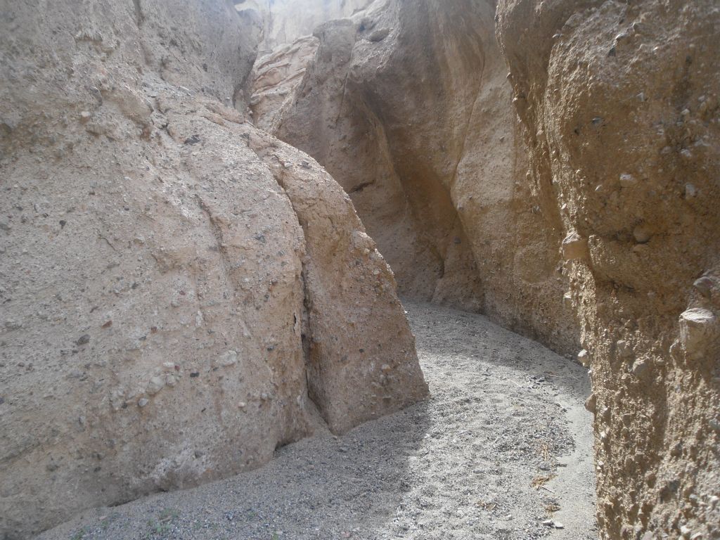 Check out the footprints in the wash.  It is clear that this is a fairly popular canyon to visit, despite the fact that it is officially unnamed, not marked on any maps, and not mentioned in a single guidebook: