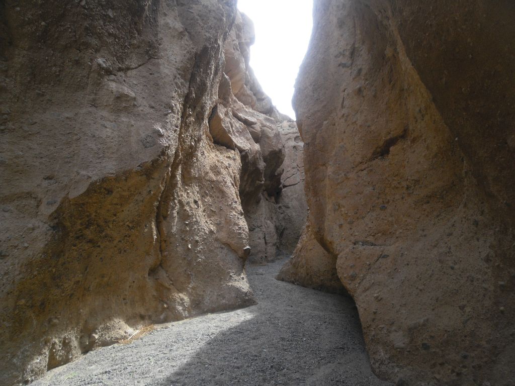 From this point on, Mormon Point Canyon took on a unique beauty as we reached the central narrows: