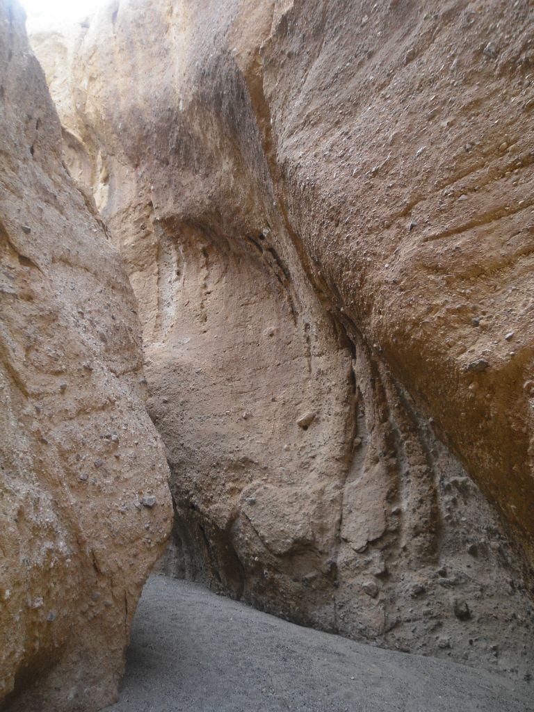 The reflected sunlight made things colorful in the narrows and the walls featured regular sharp turns: