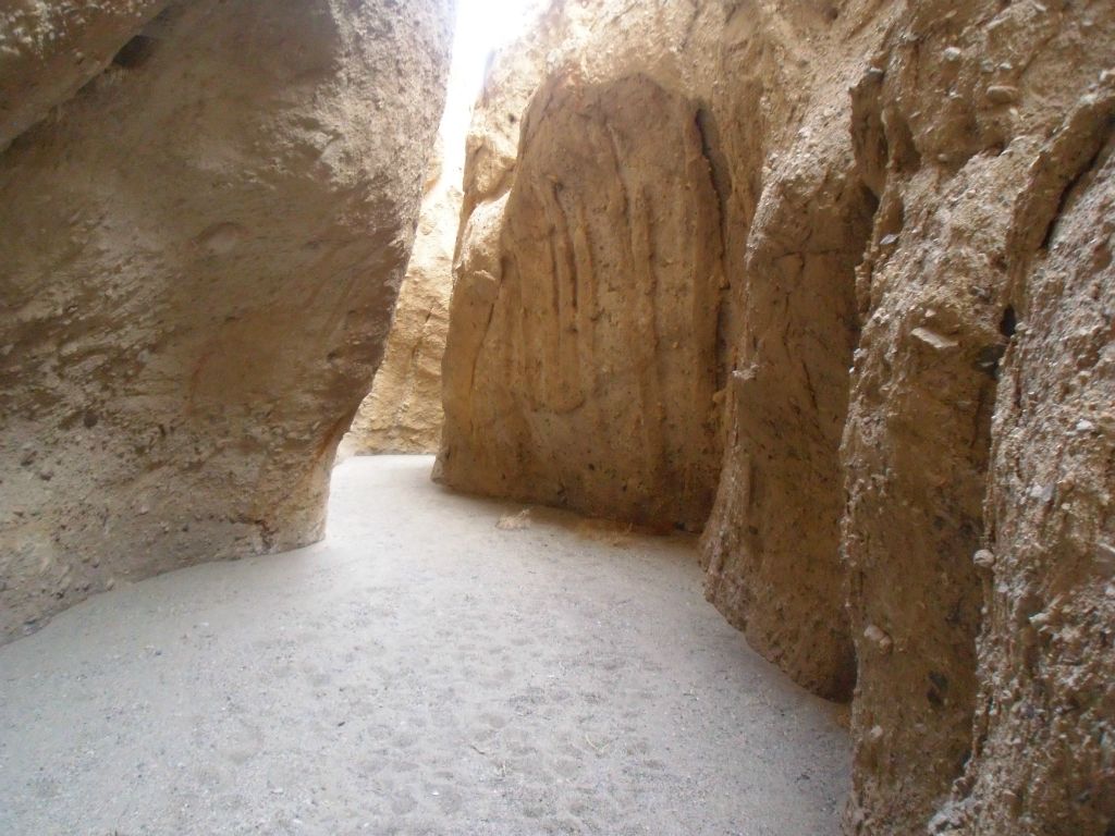 Even if you are hiking in a group through this canyon, there is plenty of space to spread out and enjoy solitude due to the frequent sharp bends: