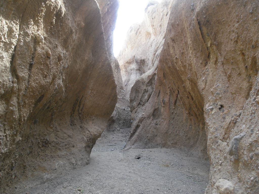 Mormon Point has more narrows within the main canyon than Sidewinder Canyon does: