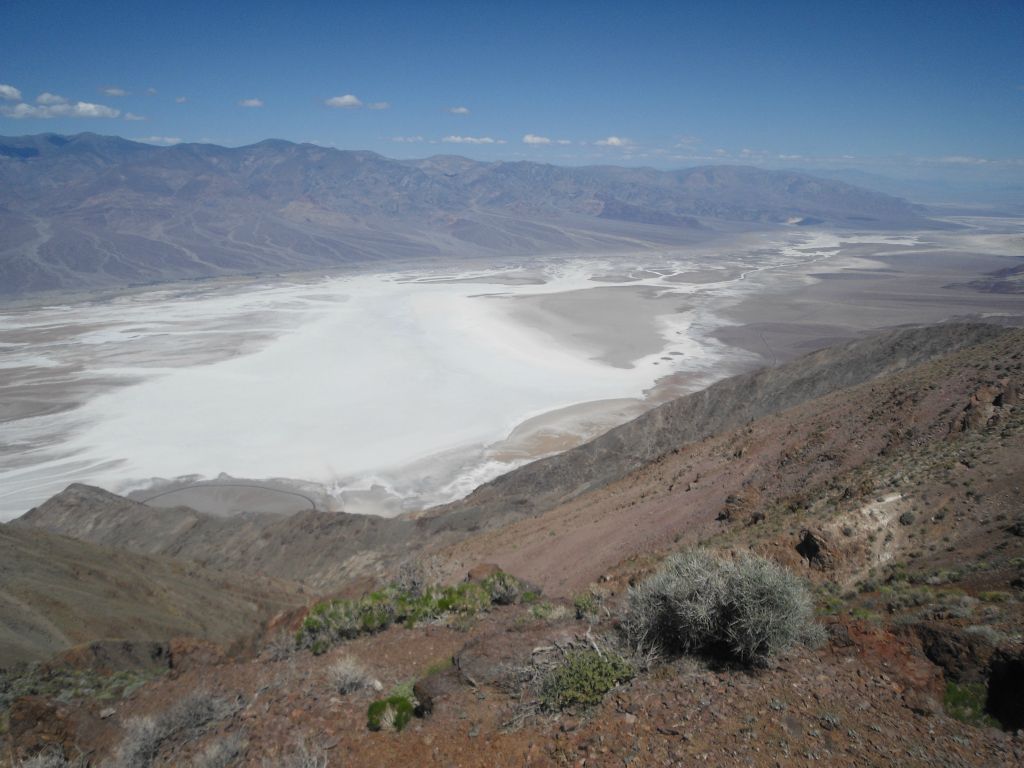 Early view down into Death Valley from along the trail:
