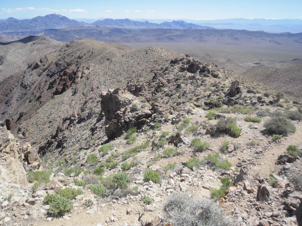Soon there were outstanding views on both sides of us: