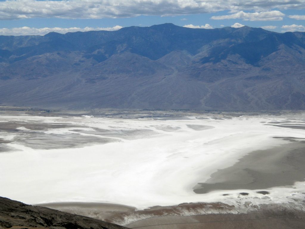 View west from the summit down into the Badwater Basin area: