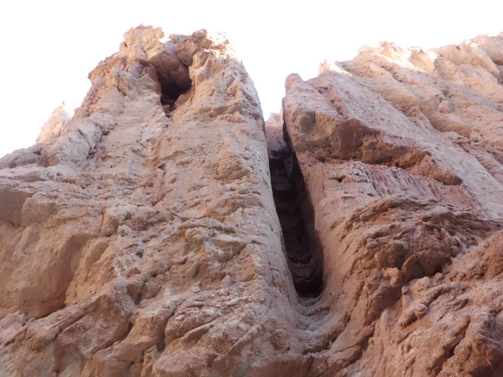 High up above (left dark circle) we spotted a raven's nest in a place that only the raven could get to: