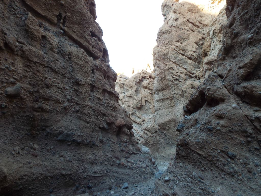Very nice diagonal and vertical angles stretching out of the canyon: