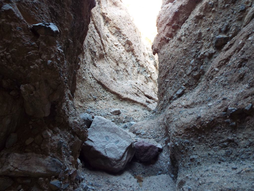 There were the occasional medium-sized boulders which were easy to climb over: