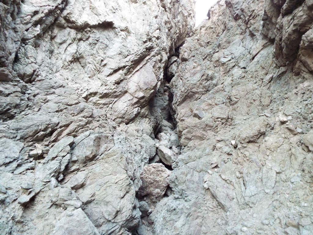 This particular fork dead-ended when the narrows became too tight to proceed: