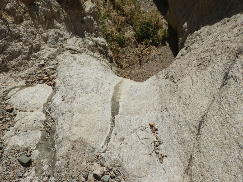 Stains from recent water flow show that this is not always a dry fall:
