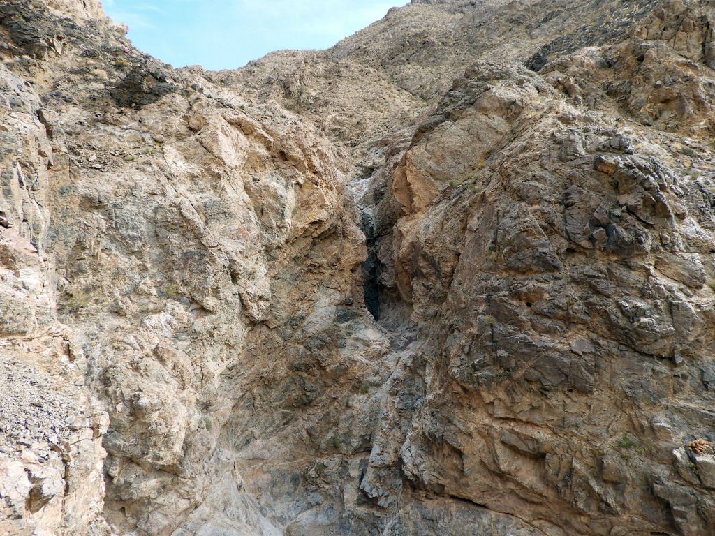 This side canyon major dry fall is usually the first dry fall rappelled down by canyoneers who are descending Lower Scotty's Canyon: