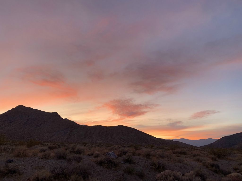 After completing the hike, we drove the clockwise loop through Gold Valley and enjoyed this nice sunset:
