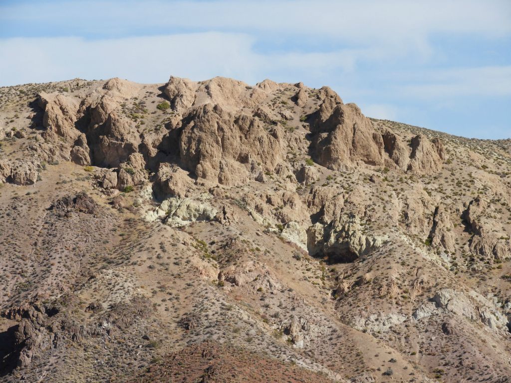 The rock formations of peak 5035T really stood out when viewed from the saddle: