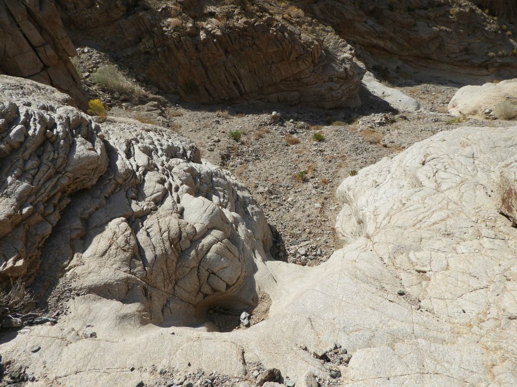 We encountered a number of minor dry falls and chutes to climb down: