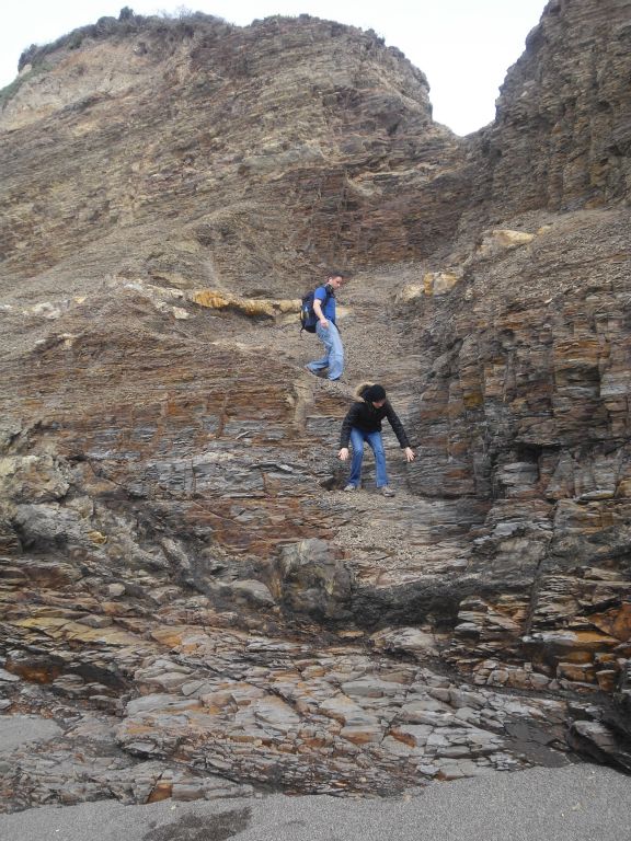 For those who do not have safety ropes and equipment, there is an alternative route which is about 4.6 extra miles, where you continue west back on the main trail to Wildcat Camp, drop down to the beach, and hike east to reach this spot: