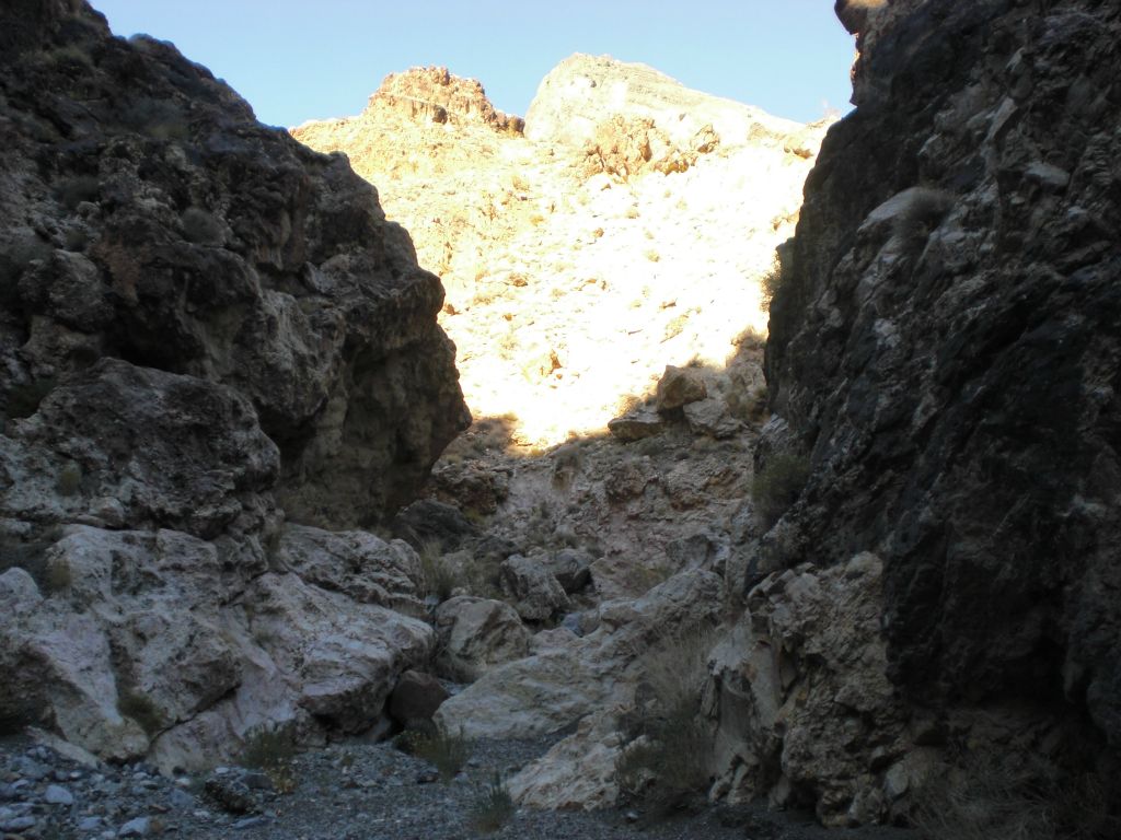 The beginning of the upper gorge started with a narrow canyon filled with boulders: