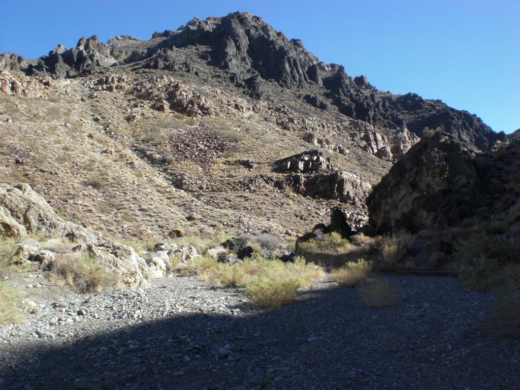 Walking through a giant horseshoe-shaped area after exiting the 3rd Narrows: