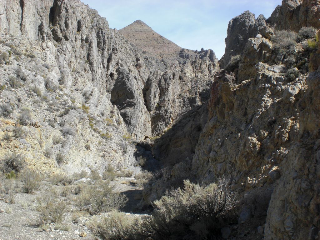 Once at the base of the mountain, the route makes a sharp left and heads into the canyon: