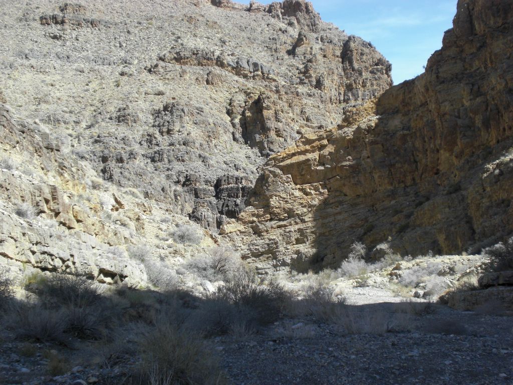 Up ahead, the canyon heads into a gorge-like area: