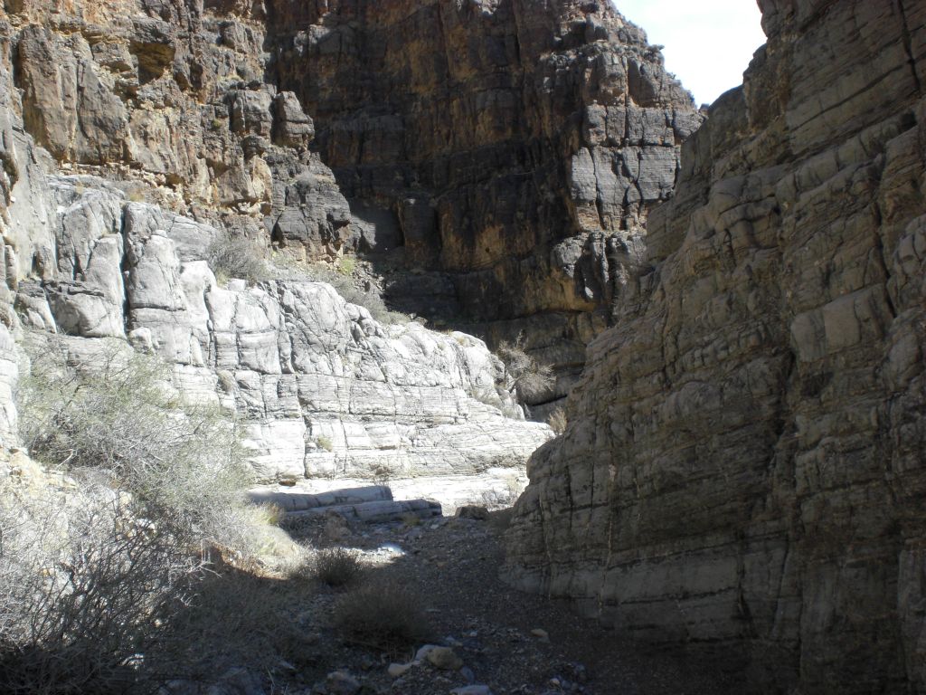 We are now entering the 2nd Narrows of Dry Bone Canyon:
