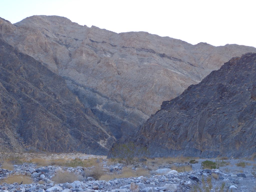 Dry Bone Canyon starts to really narrow down up ahead: