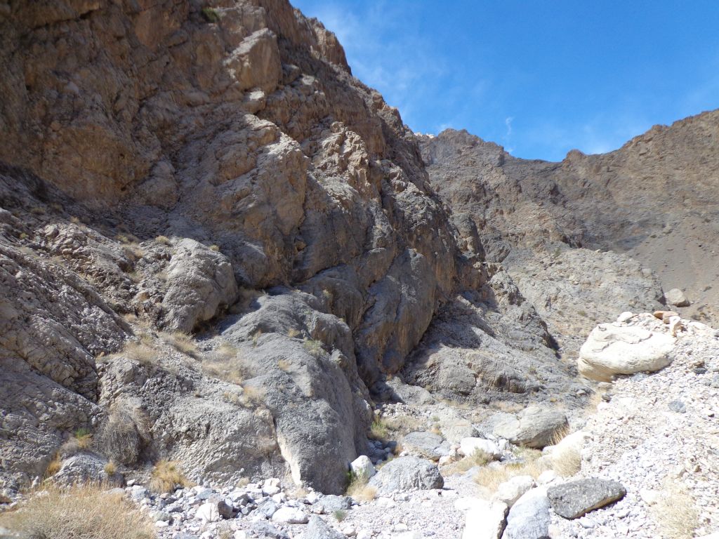 The canyon walls had interesting rock shapes and textures: