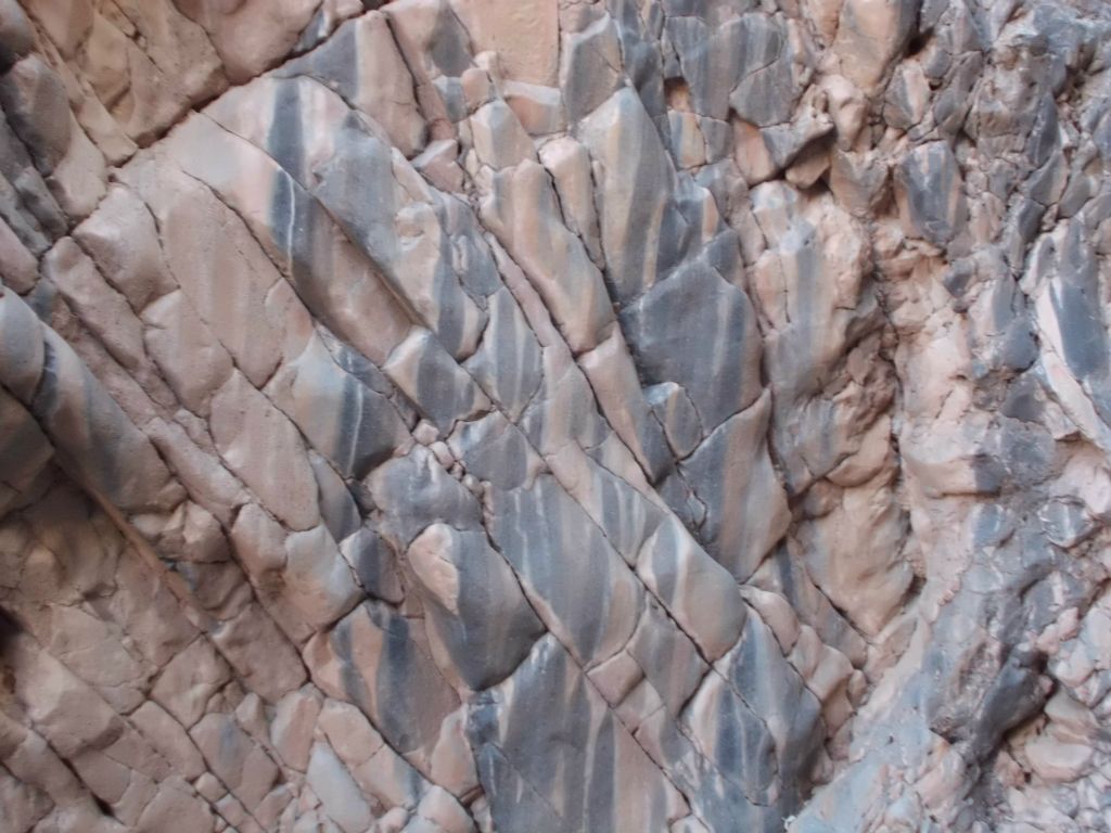 A close-up of some of the patterns and colors within the slot narrows: