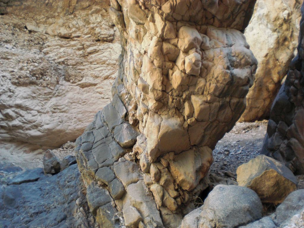 Here is the base of the natural bridge which touches the ground: