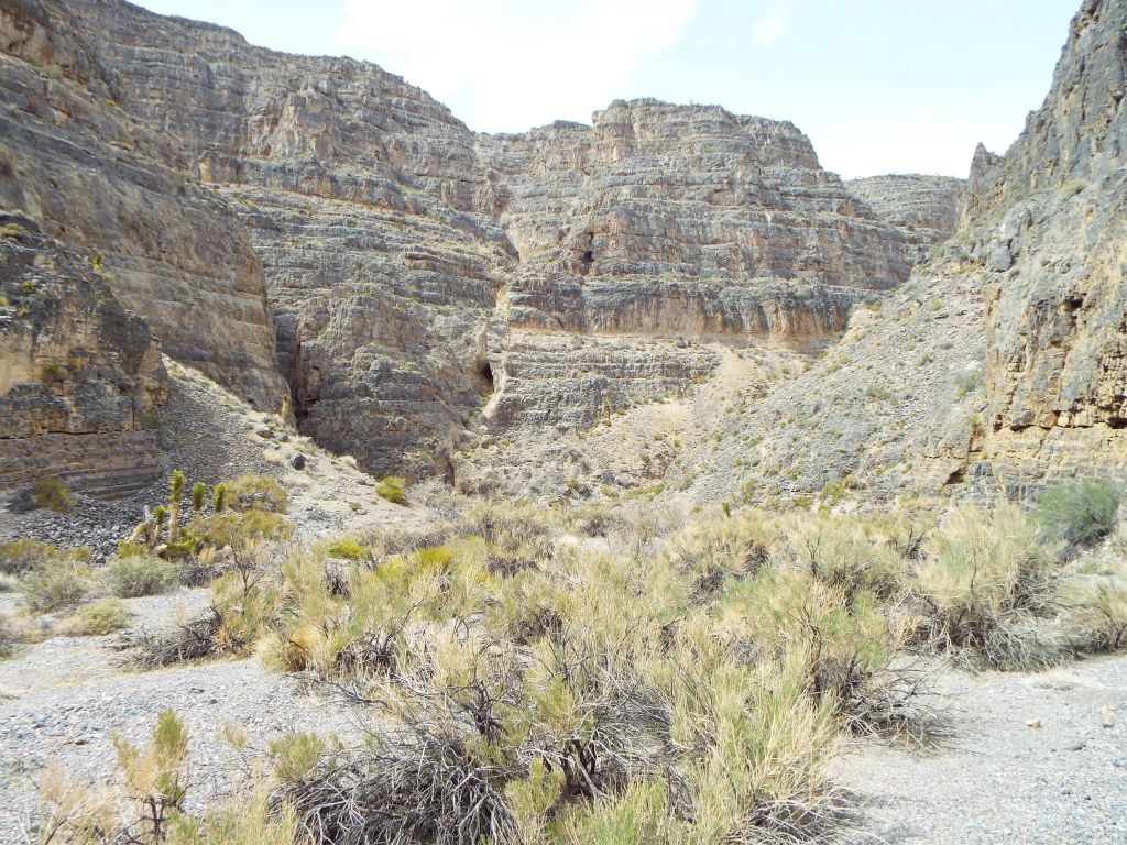 In fact, one previous hiker got confused here and couldn't figure out where to go for a while:
