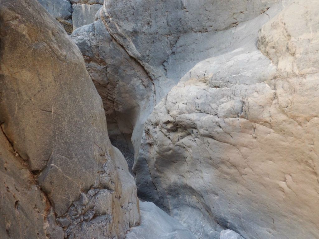 Most of the time, the narrows dropped steeply but in a manageable way: