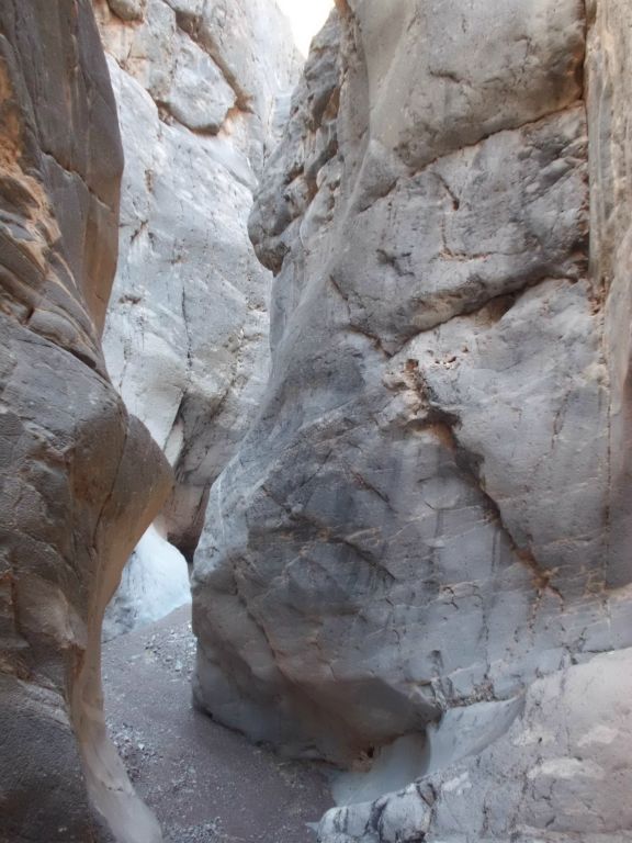 As you can see, the narrows are also quite tall much of the way: