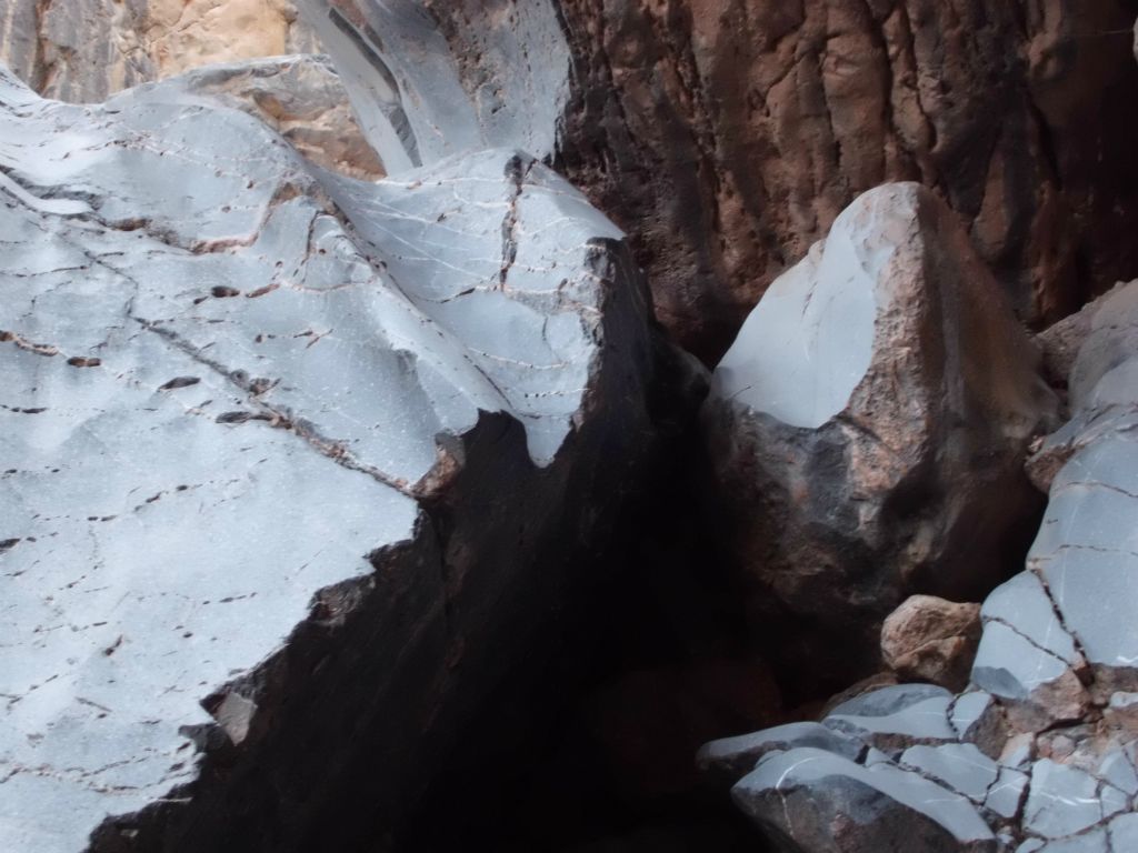 A close-up of the chute area.  What I ended up doing was using the boulder seen on the right side for support in going up and down: