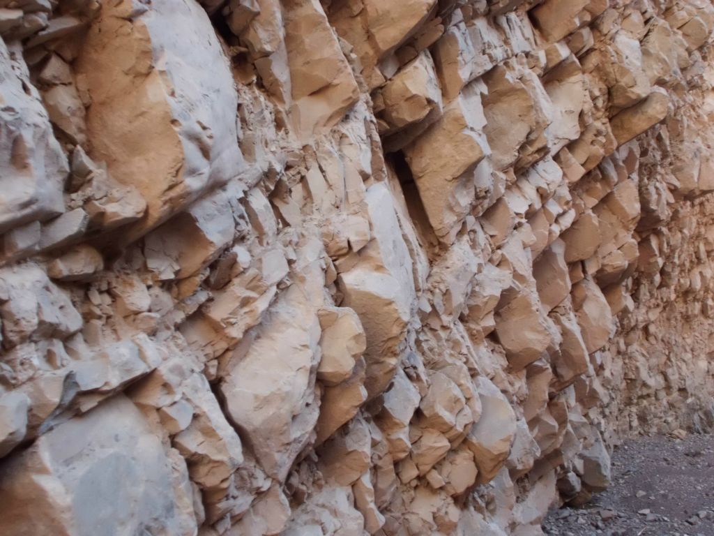A close-up of the rock walls of the 2nd Narrows.  Definitely a unique texture to the rocks: