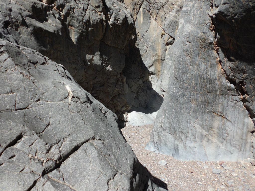 Because of the location of the sun, the next three pictures show the narrows immersed in sunlight: