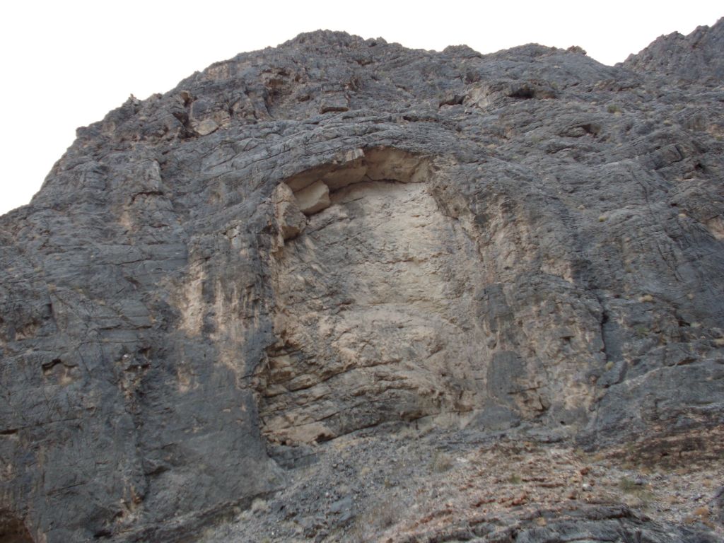 The next two pictures show spots where rock slabs have broken off and crashed to the ground: