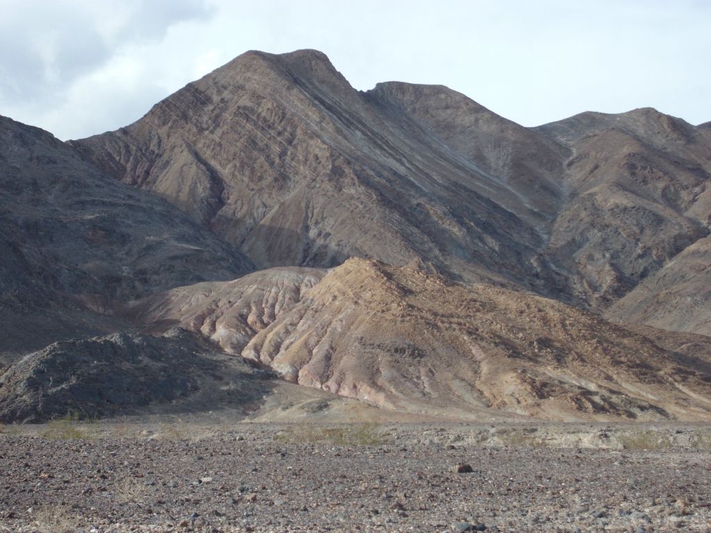 There were some minor beautiful peaks off to the north which we passed by: