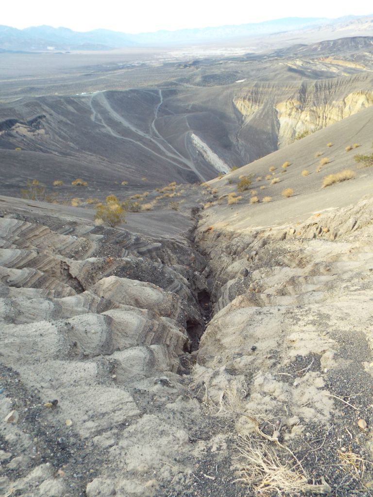 There are some small gullies in the area which flow down into Ubehebe Crater: