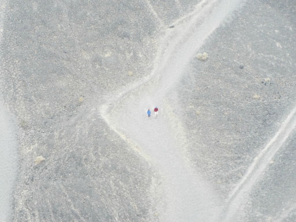 Zooming in on some hikers heading down the steep Crater Floor trail:
