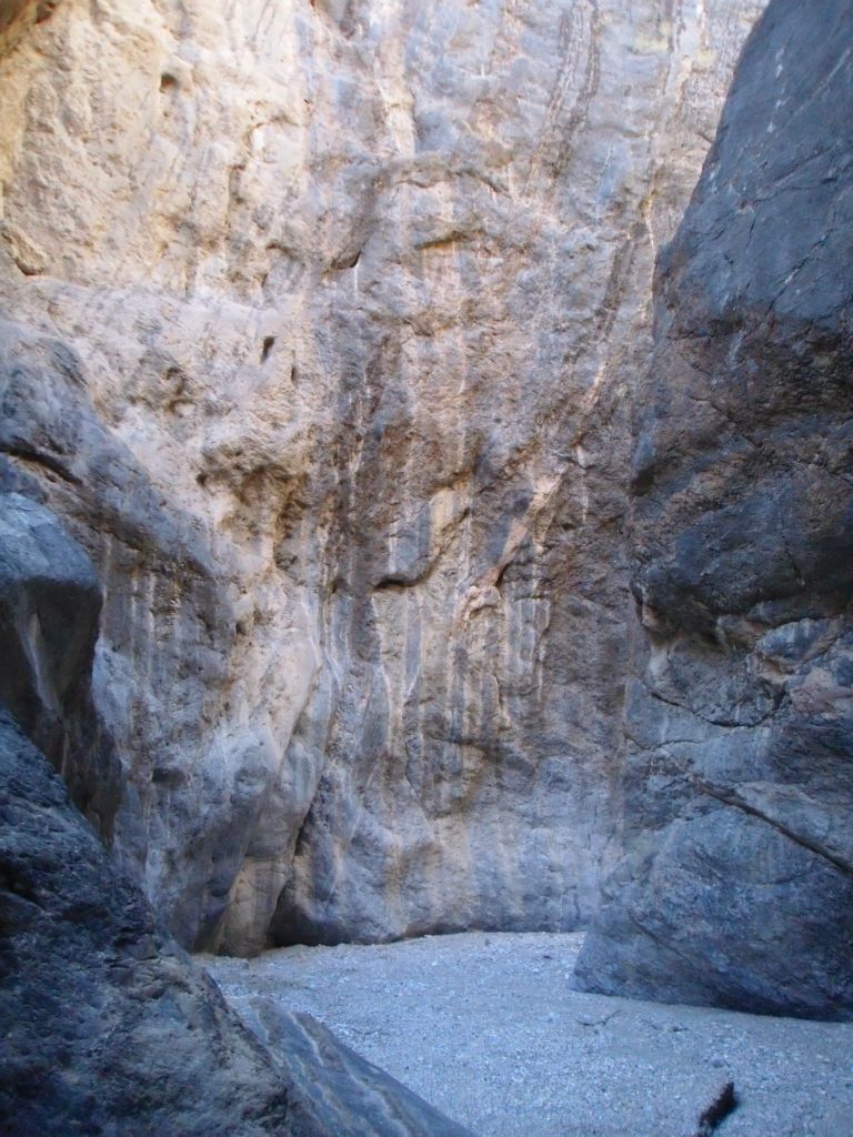 Another angle of the last picture, but showing more height of the walls: