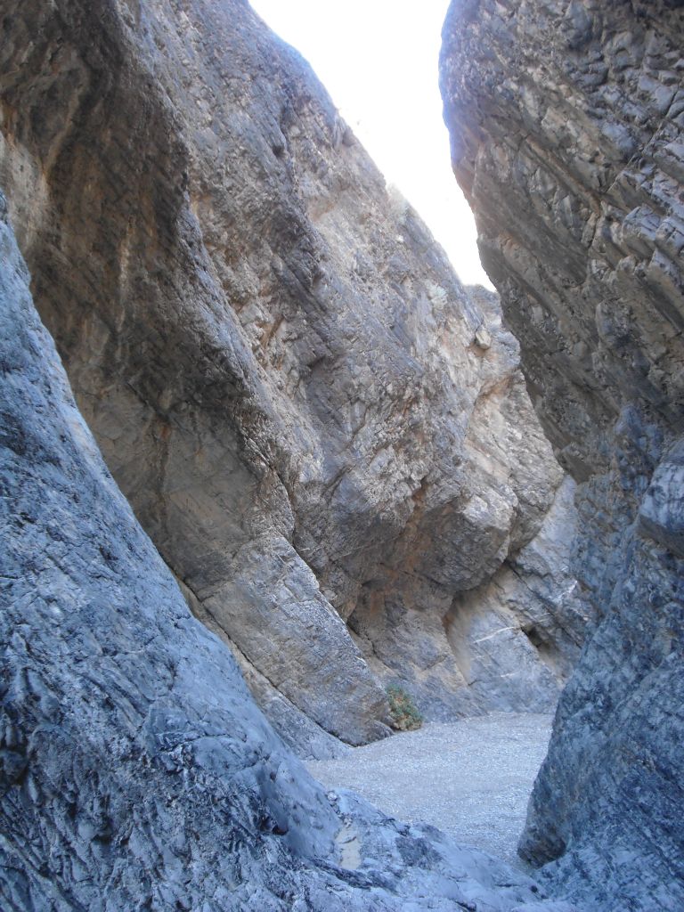 As you can see in the next two pictures, the walls were close together.  But this was not yet the 2nd Narrows: