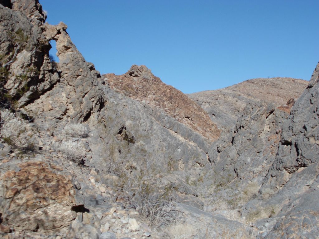 Just beyond we spotted our 3rd rock arch.  Lots to see in this area: