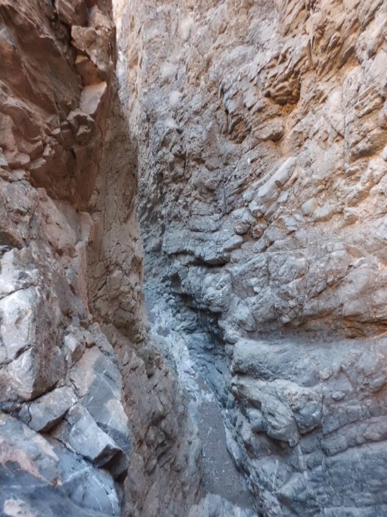 A wider view of these slot narrows which we couldn't get into.  This is the spot where Middle Hidden Bridge and Upper Hidden Bridge are divided: