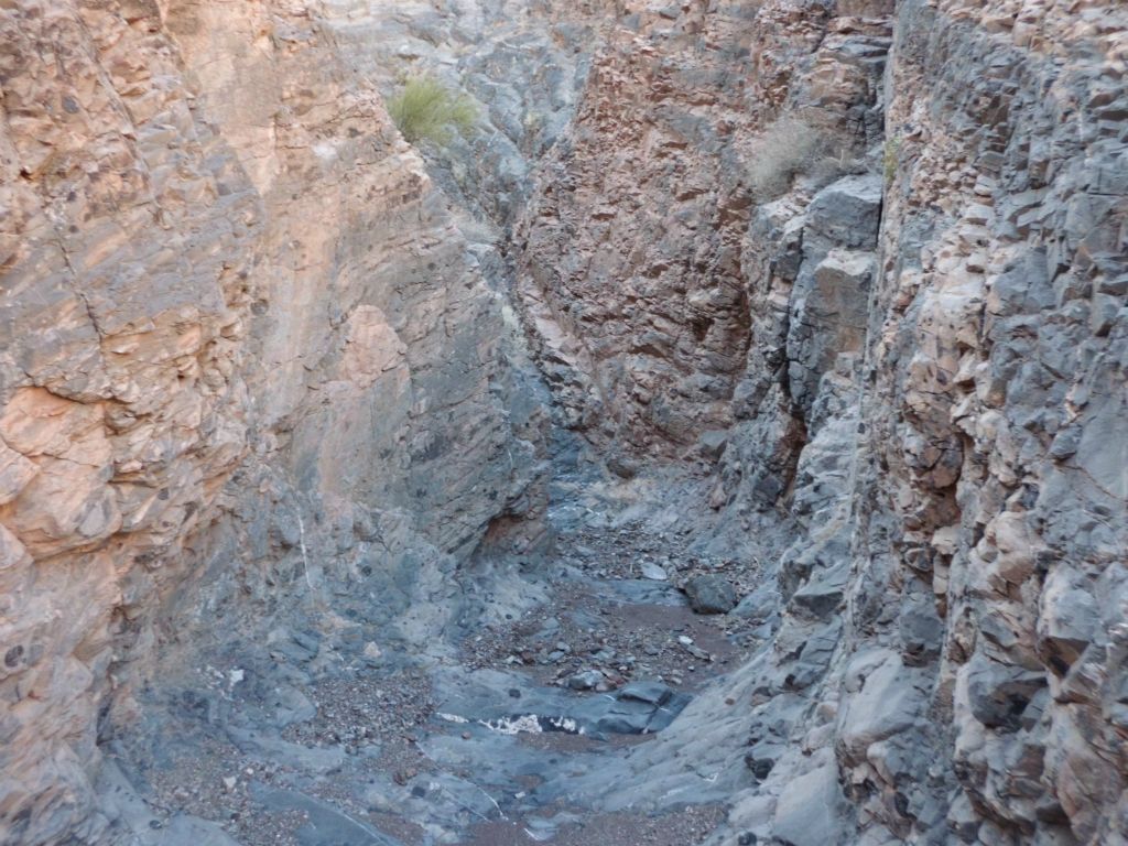We checked out the canyon to the right and it was very impressive as well: