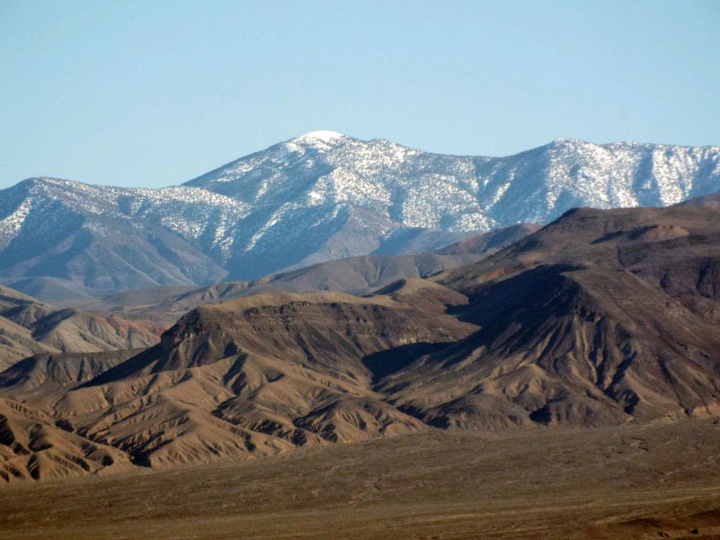 A snow-capped Wildrose Peak was clearly visible looking to the south while crossing the plateau: