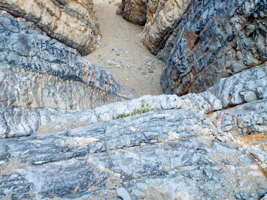 The first of several spots where we had to climb down to continue (easy to medium difficulty):
