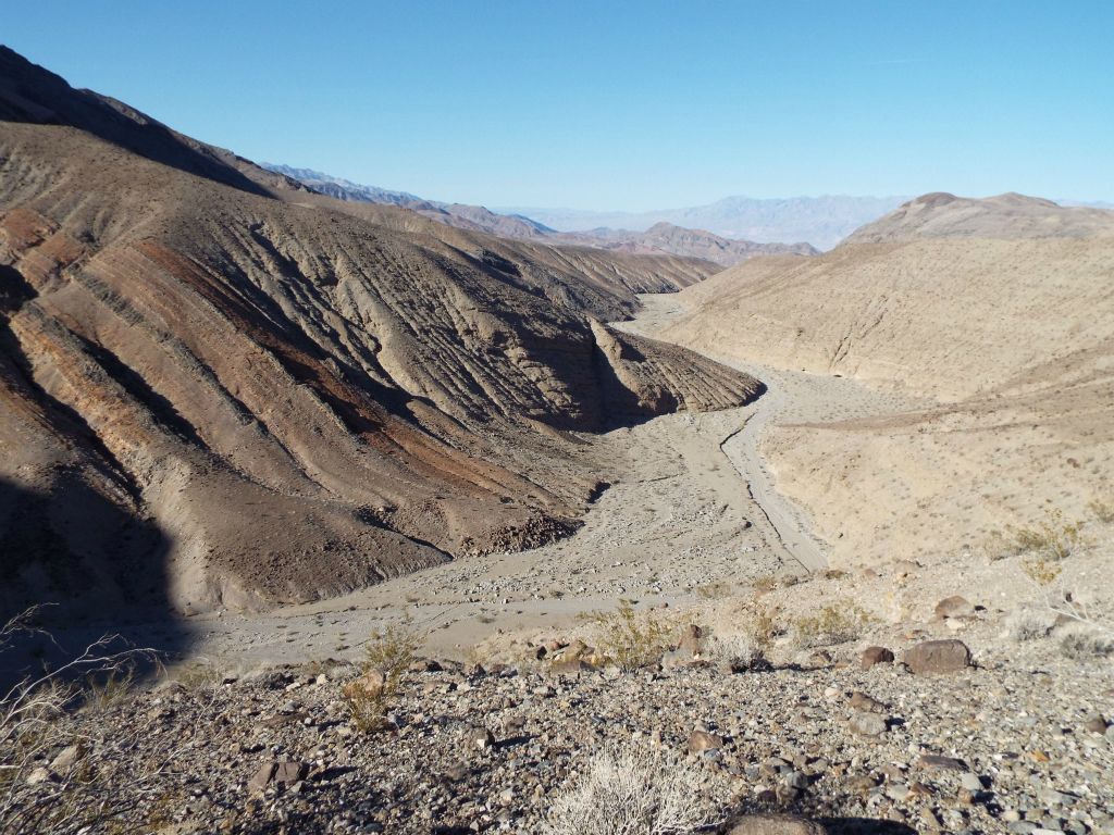 More of Cottonwood Canyon and even the distant Grapevines are visible the higher you climb:
