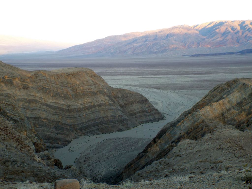 Beyond the walls of Pothole Canyon, Mesquite Flat and Tucki Mountain dominated the scenery: